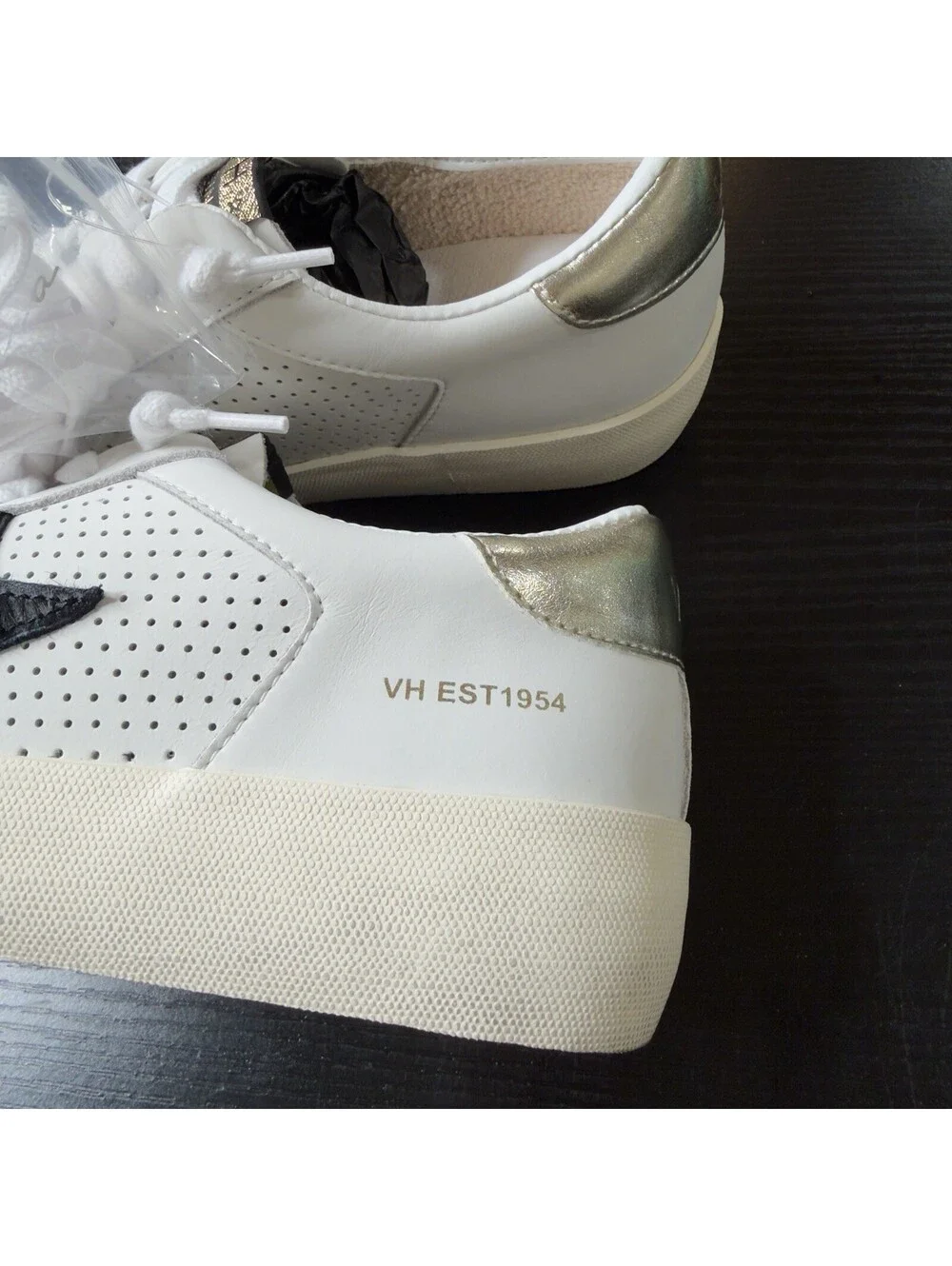 Size 7 Vintage Havana VH Whilte Silver Star Women’s Sneakers  Est. 1954 Nwt